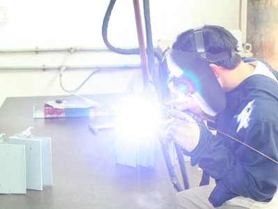 深圳大型五金沖壓件供應商-精密焊接中心