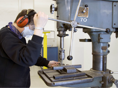 香港沖壓件廠,淺談壓力機剛度 香港沖壓件廠,淺談壓力機剛度