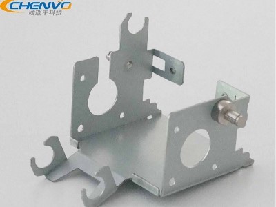 精密沖壓件廠，輥式?jīng)_床送料機-10萬㎡生產(chǎn)面積[誠瑞豐]