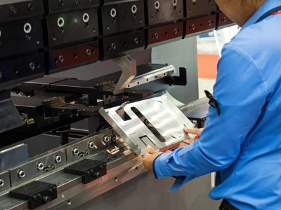 五金沖壓模具面臨的2個(gè)問(wèn)題及解決辦法_沖壓廠(chǎng)