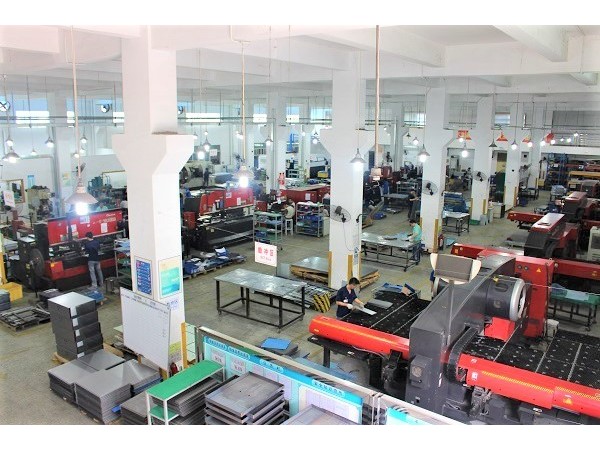 深圳鈑金沖壓加工現場是怎樣的？