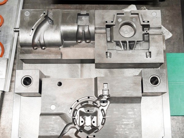 陽江五金沖壓件加工廠，小型沖壓模具及汽車覆蓋件介紹