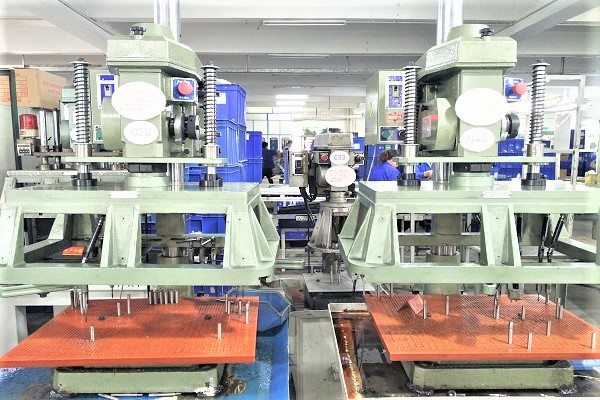 深圳五金沖壓廠-誠瑞豐